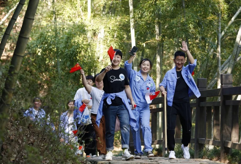 华光新材第二十一届重阳登高活动 | 祈福登高，重阳览胜，岁岁安康