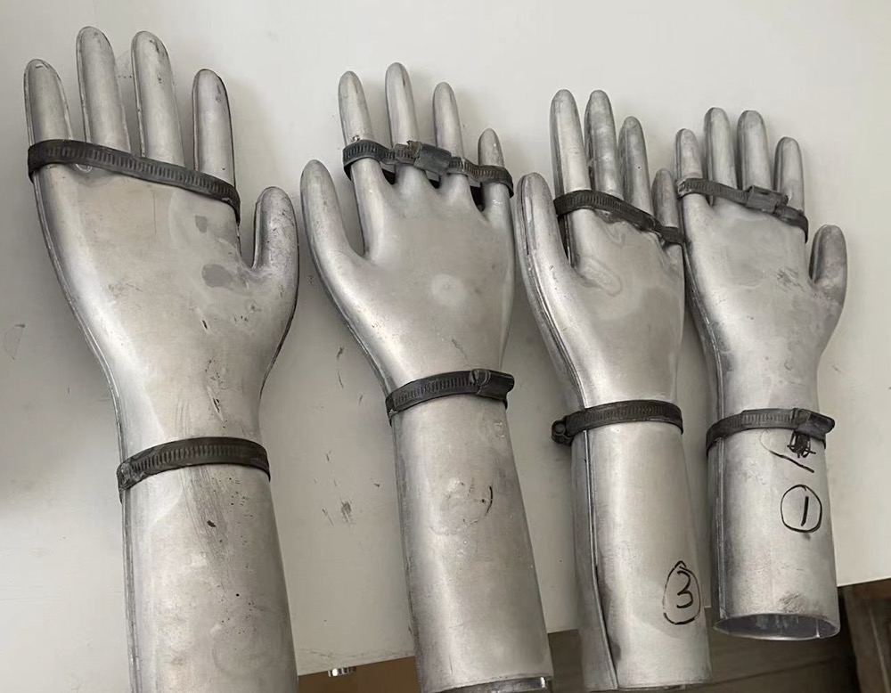 制造业-铝制手套模具隧道炉焊